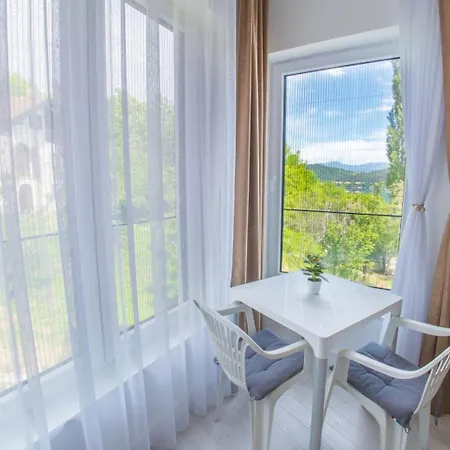 Royal Terrace 아파트 코니츠