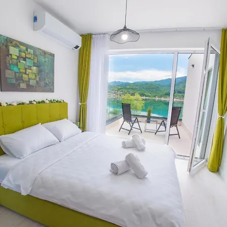 Royal Terrace 아파트 코니츠