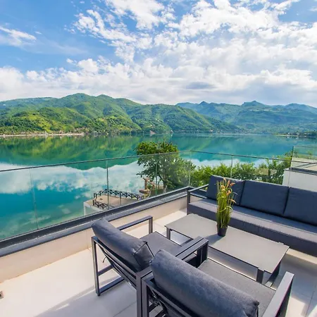 아파트 Royal Terrace 코니츠