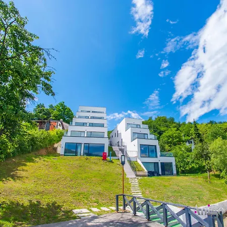 Royal Terrace 아파트