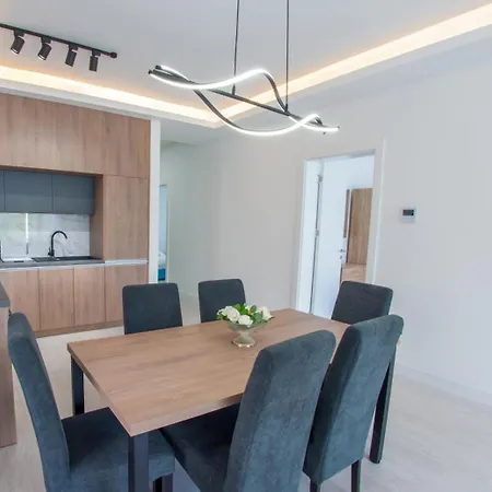 아파트 Royal Terrace