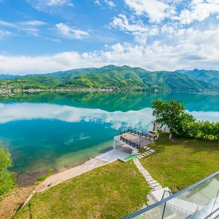 아파트 Royal Terrace