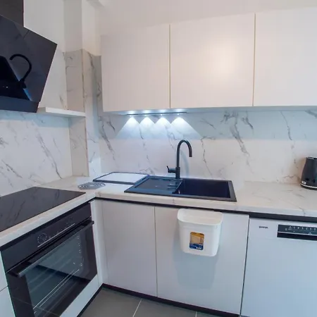 Royal Terrace Apartament *