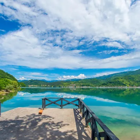 Royal Terrace 아파트 코니츠