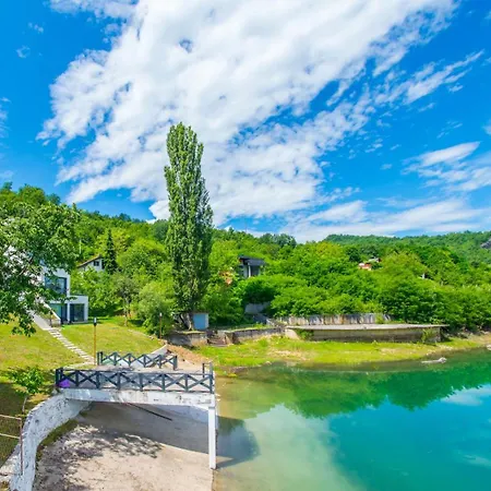 Royal Terrace 아파트 코니츠