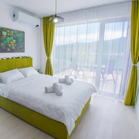 Royal Terrace 아파트 코니츠