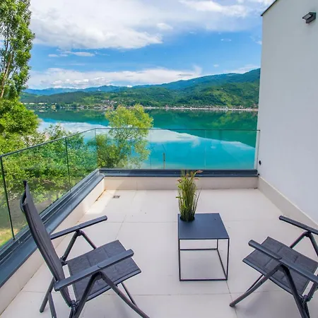 아파트 Royal Terrace 코니츠