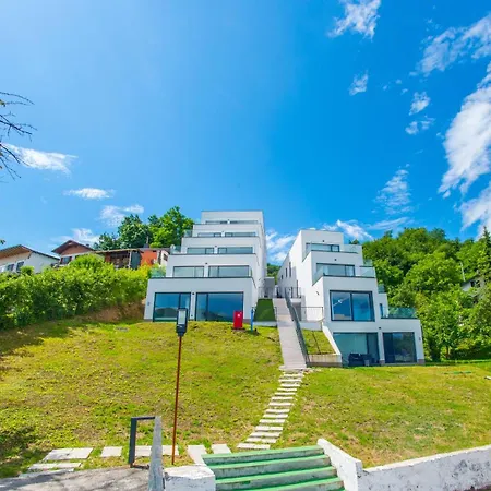 Royal Terrace * Konjic